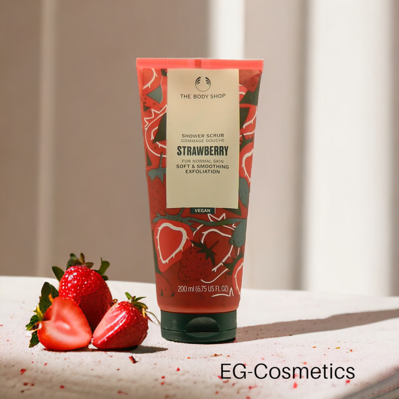 The Body Shop STRAWBERRY Shower Scrub 200ml