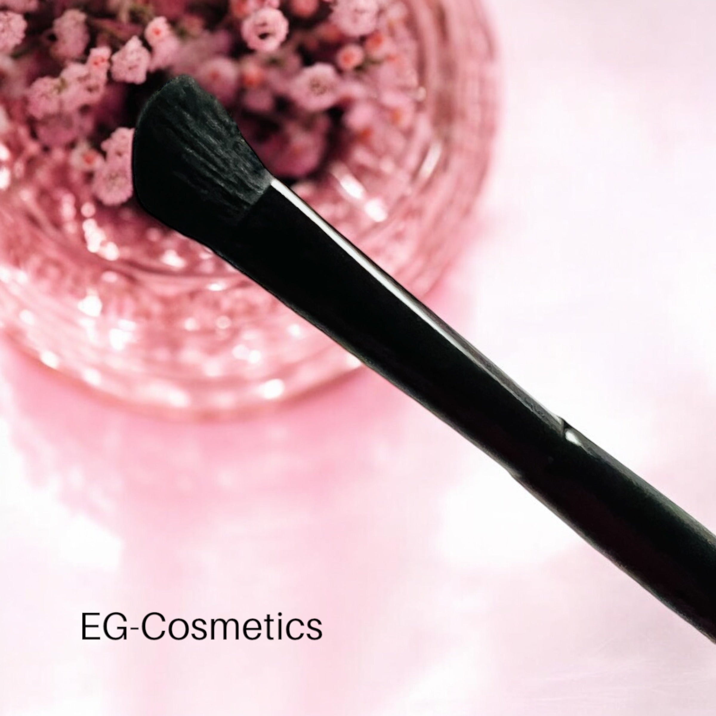 https://eg-cosmetics.co.uk/products/flawless-complexion-brush-it-brushes-for-ulta-copy?_pos=1&_sid=8ec06f958&_ss=r